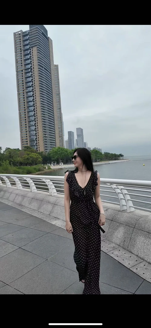 Dlab  Myday  |  法式度假风荷叶边经典小花印花绑带收腰连衣裙