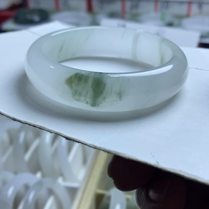 石英质玉（天山翠）未镶嵌手镯