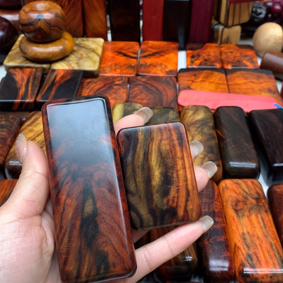 交趾黄檀（大红酸枝）空