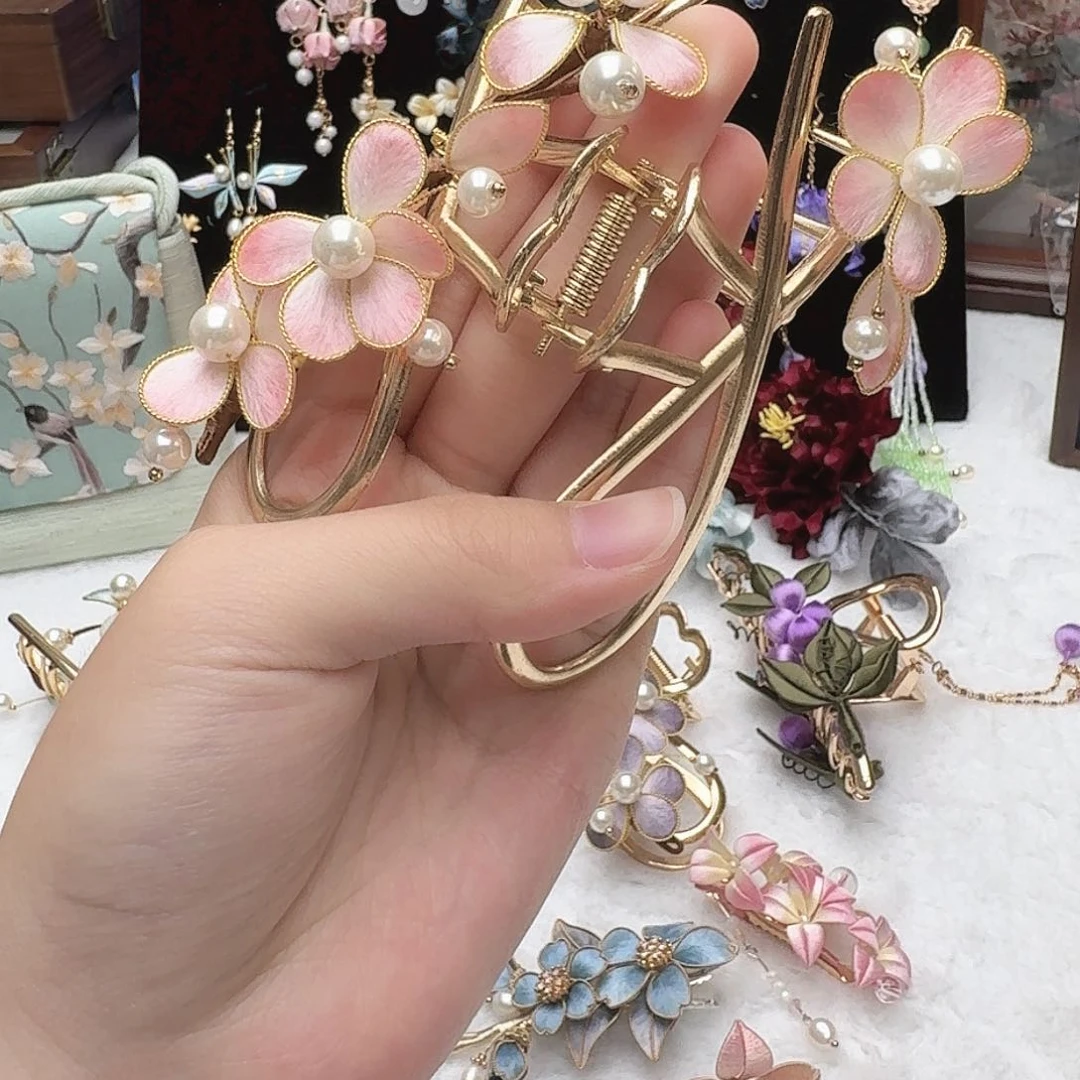 织绣粉色花花大号抓夹
