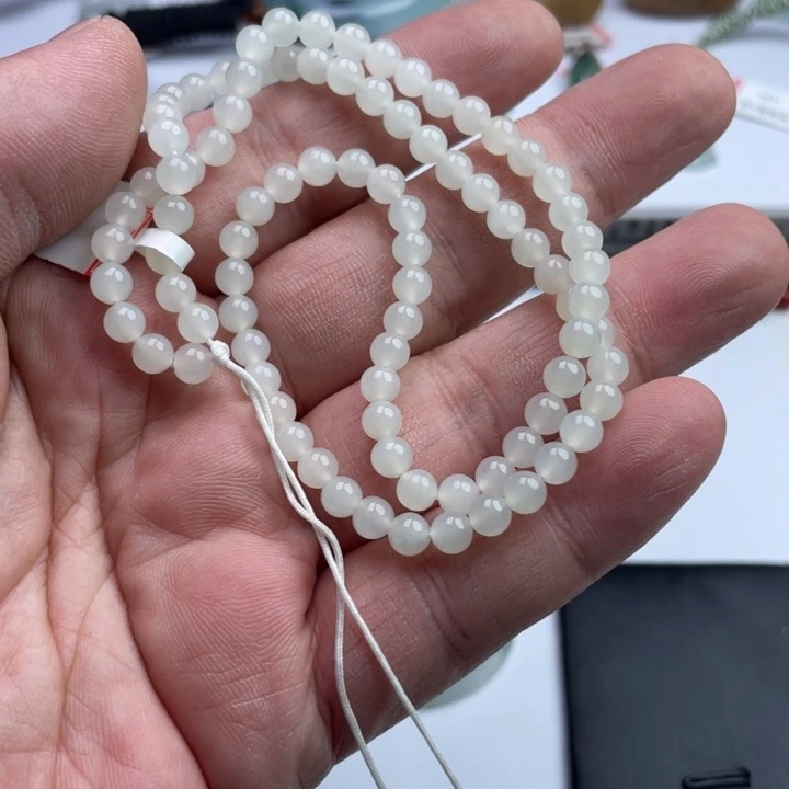 廊***工和田玉未镶嵌颈饰挂件