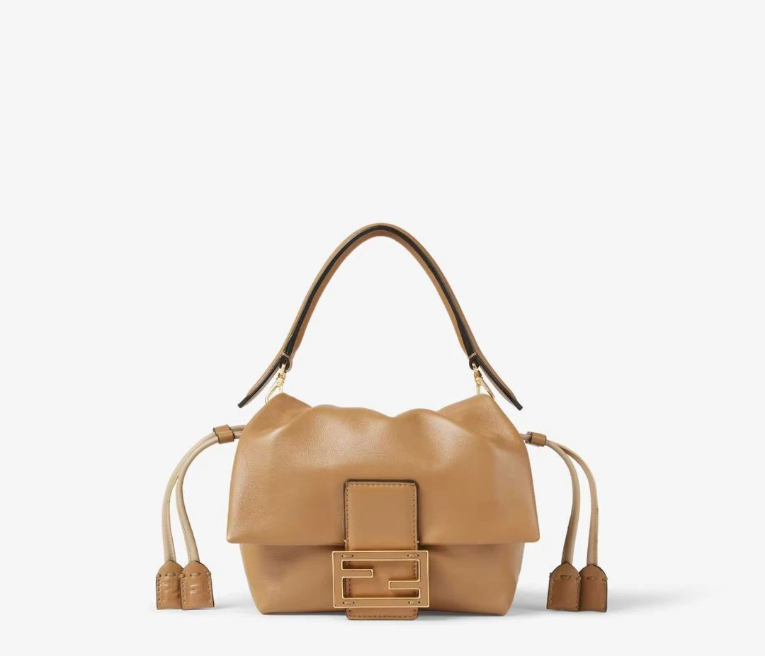 未使用 FENDI/芬迪 25季新款全皮福袋 mini款8BS105