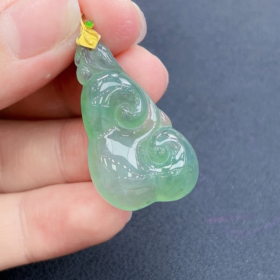翡翠18K金镶嵌颈饰如意吊坠