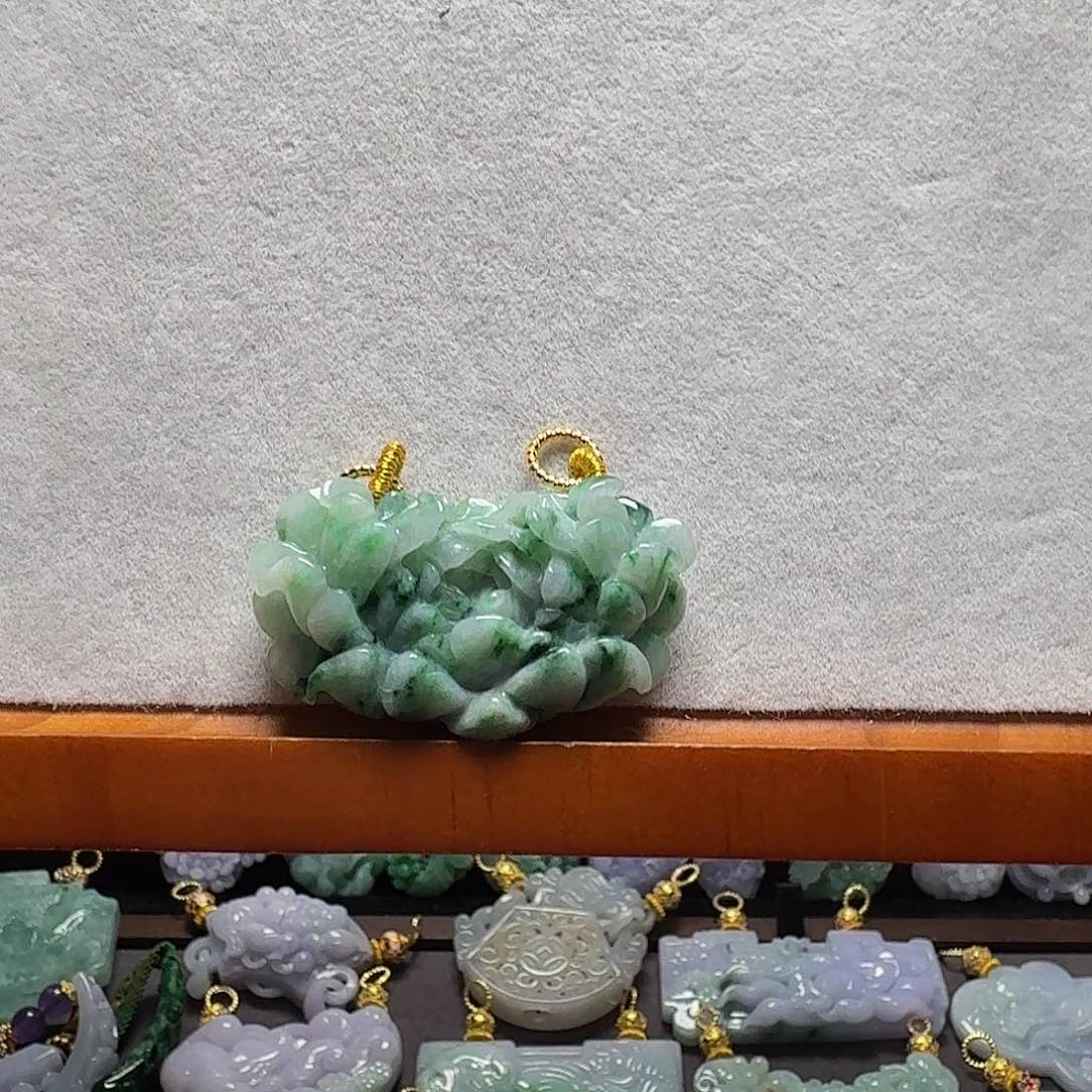 吊坠(赠链)未镶嵌翡翠