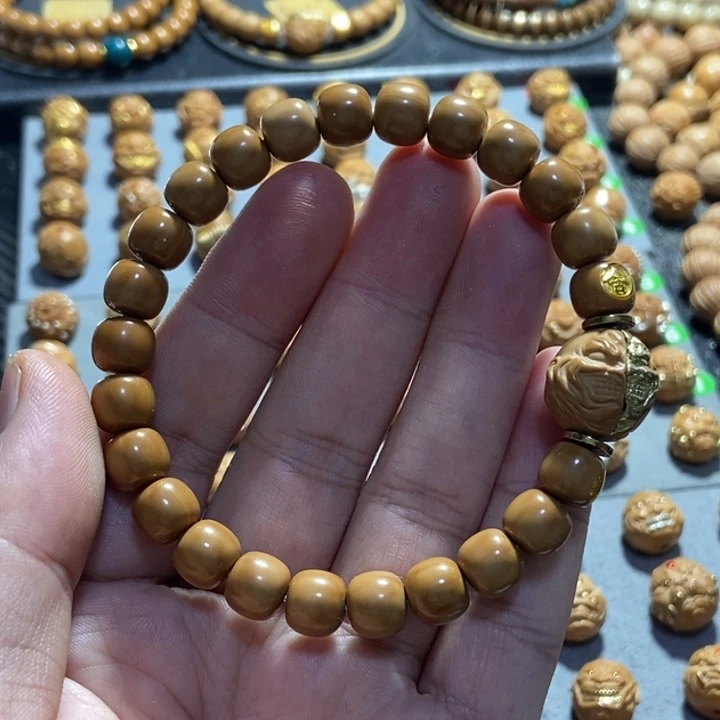 把件猴头核桃一套