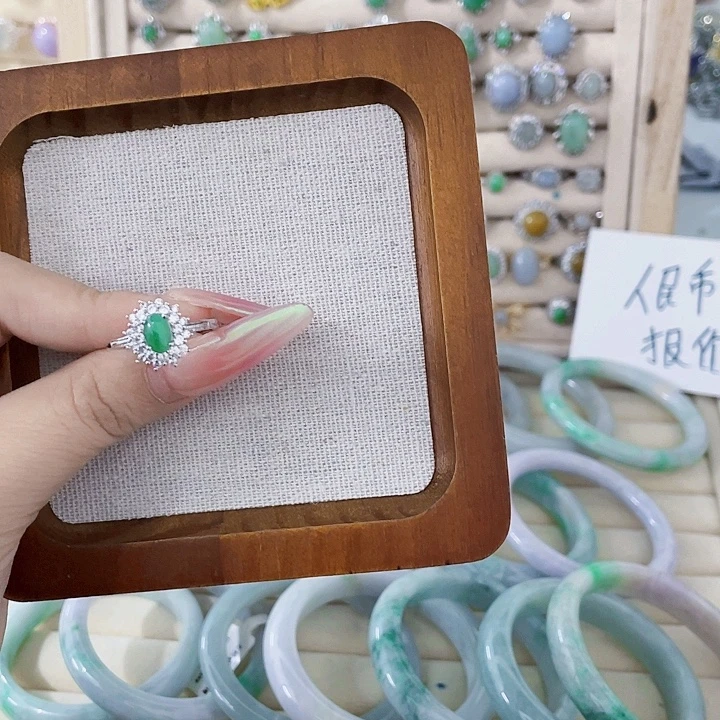 翡翠未镶嵌颈饰天然翡翠Ａ货