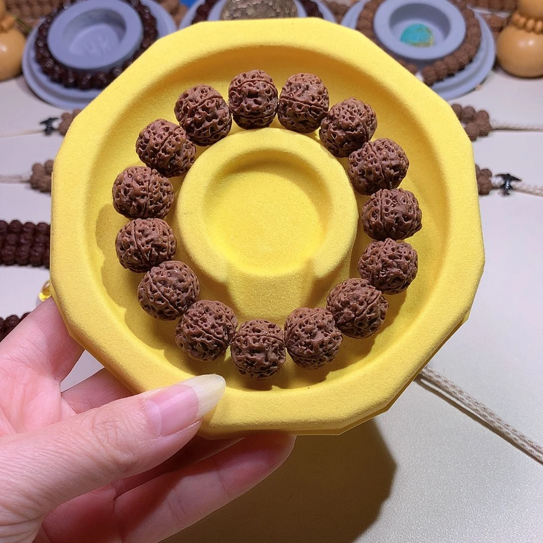 吊坠文玩核桃原生态蜂王大金刚