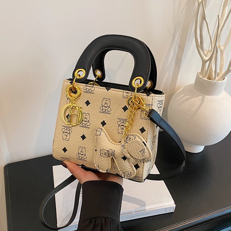 今年流行女包2025新款小众设计百搭斜挎包洋气网红爆款手提戴妃包