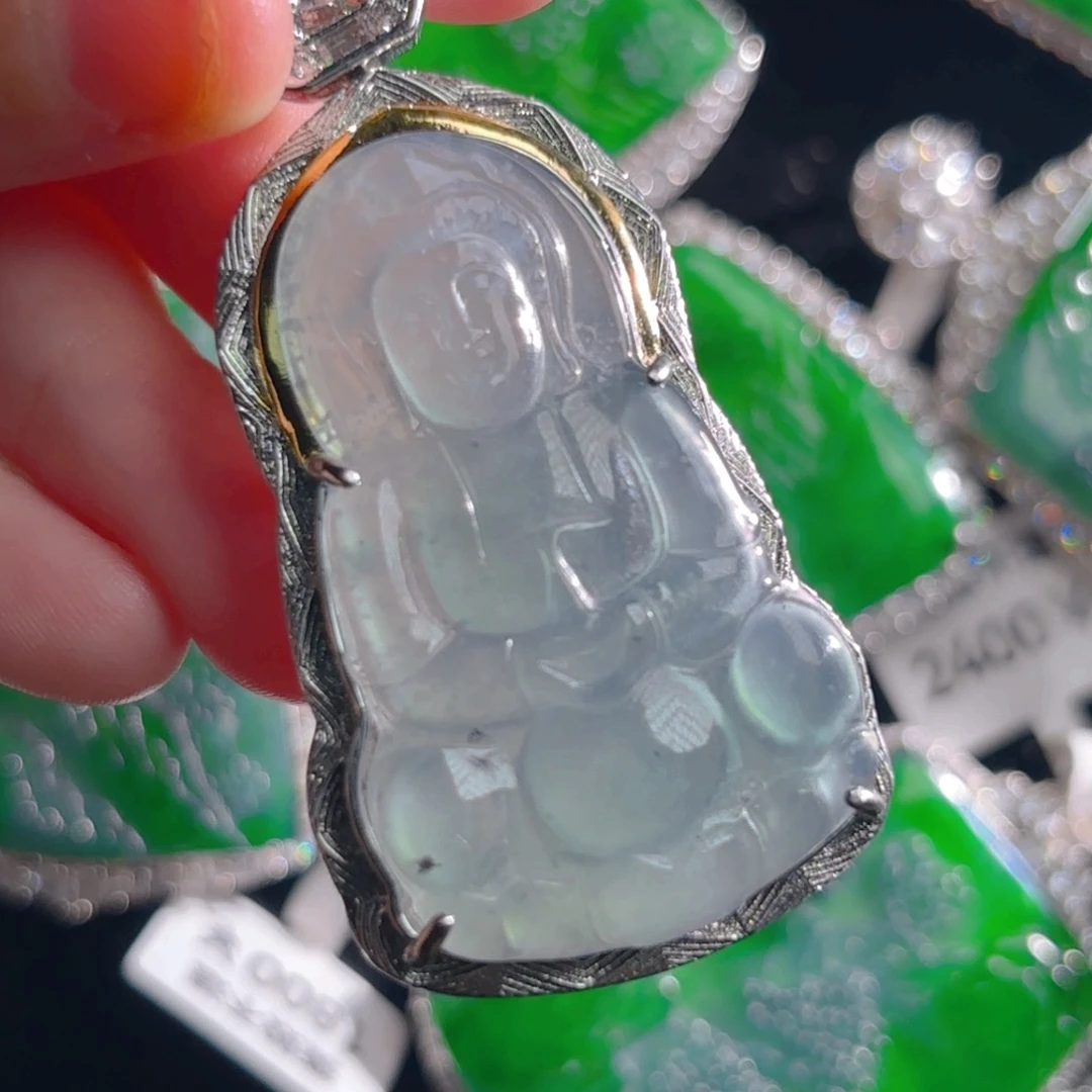 翡翠颈饰未镶嵌观音