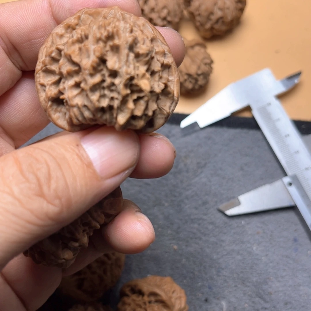 @***月吊坠文玩核桃官帽