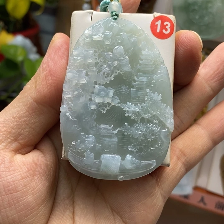 翡翠未镶嵌颈饰每天好