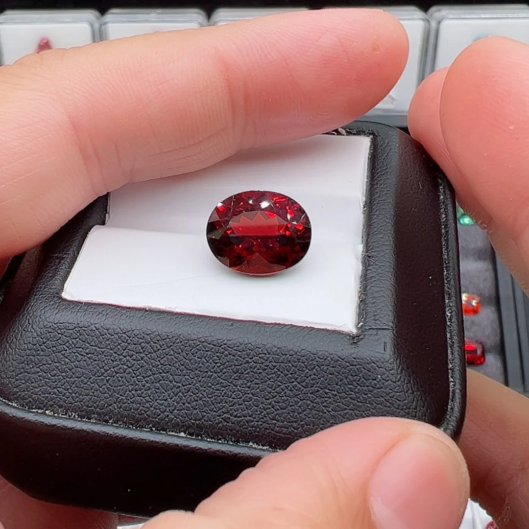 石榴石5.82克拉裸石未镶嵌
