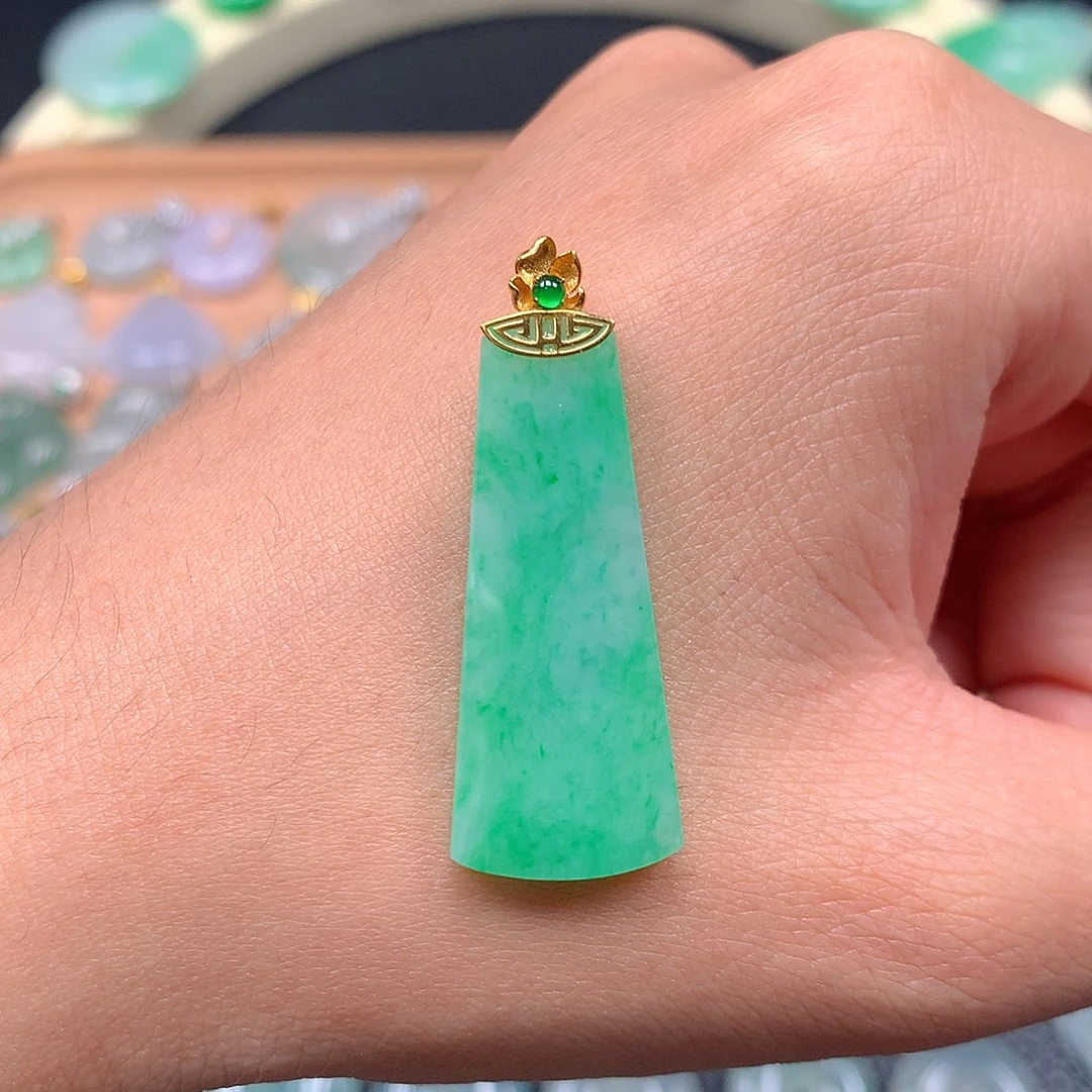 吊坠(不含链)18K金镶嵌翡翠