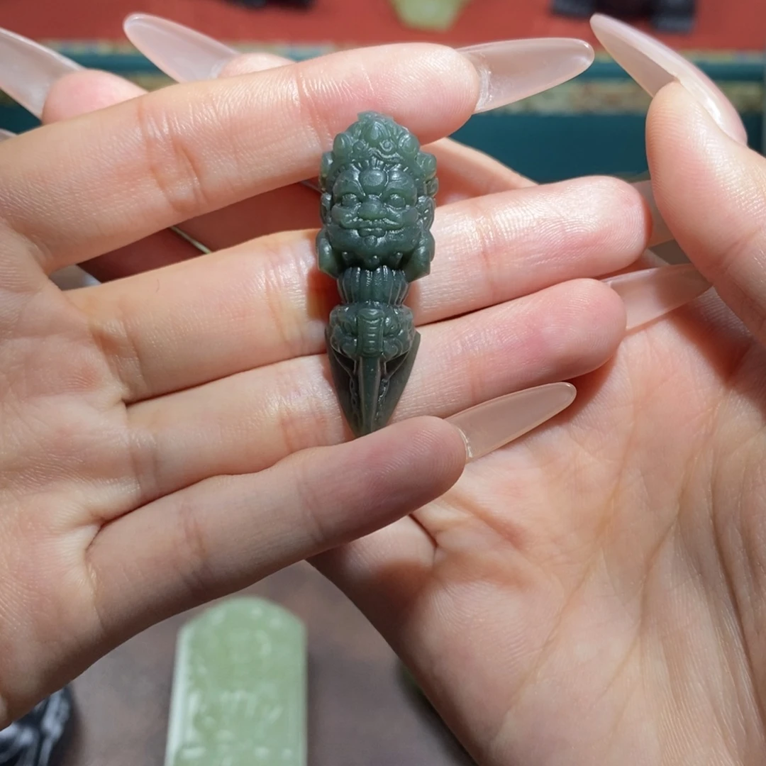 和田玉未镶嵌挂件定制