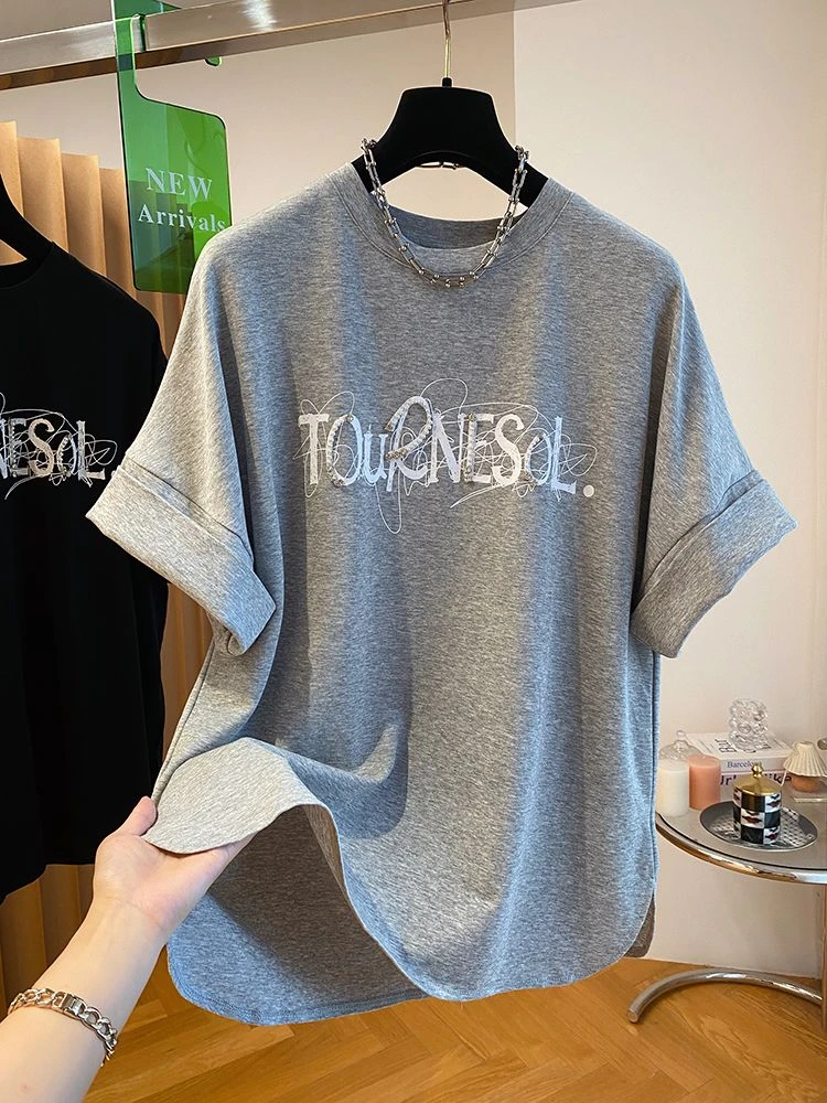 夏季高级感钉珠设计感印花字母套头t恤女短袖下摆开叉上衣