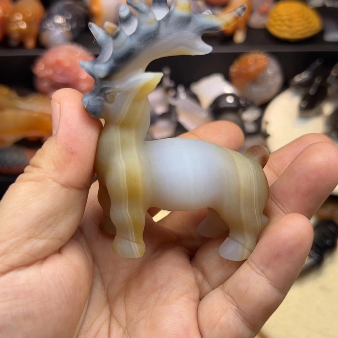 玛瑙/玉髓未镶嵌手玩摆件小鹿摆件