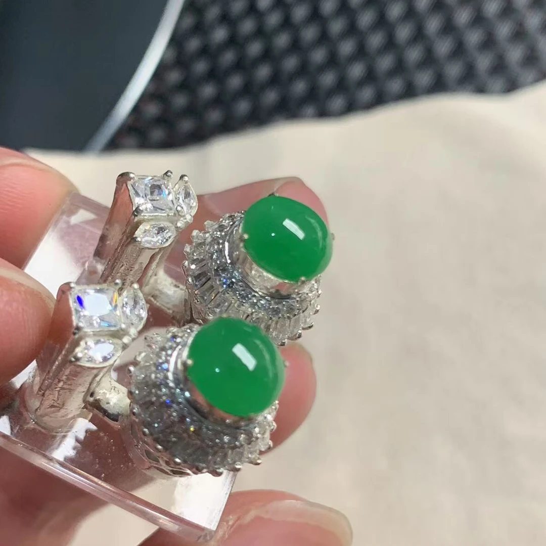 缅甸翡翠，耳钉尺寸8-7.2-4