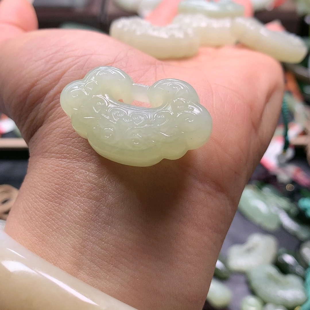 和田玉吊坠未镶嵌幸**活