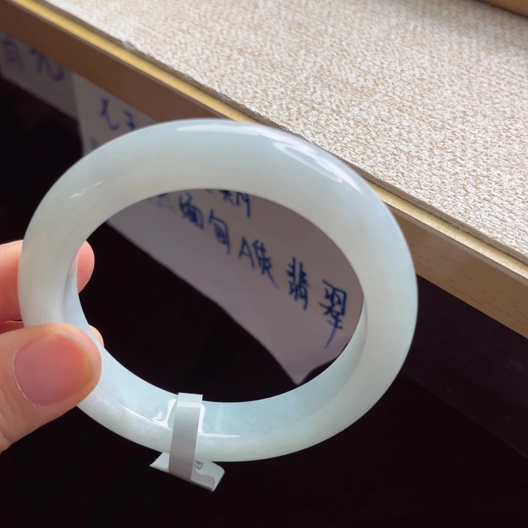 翡翠未镶嵌手镯手镯