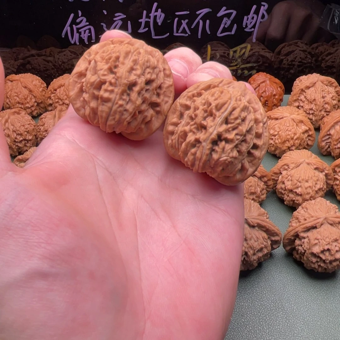 核桃把件40全品红皮四座楼