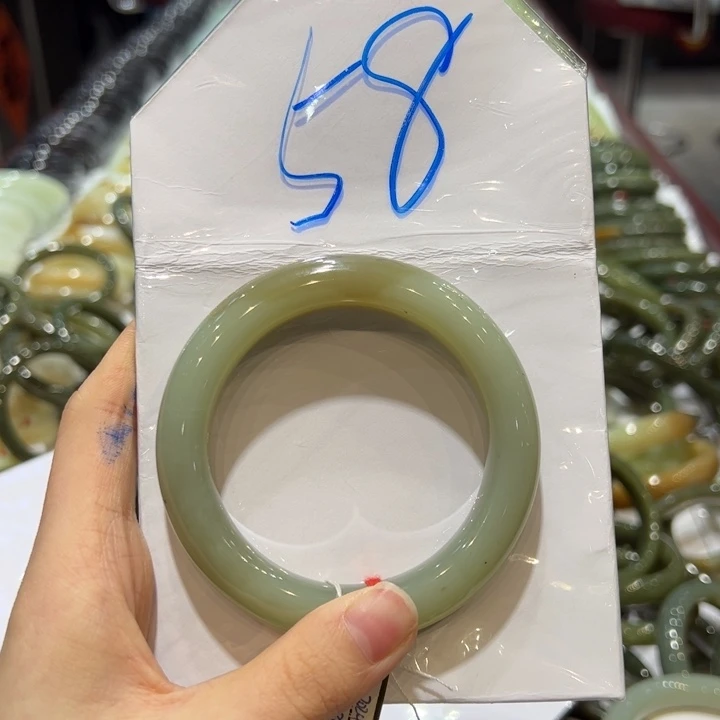 和田玉（糖玉）手镯未镶嵌有**你