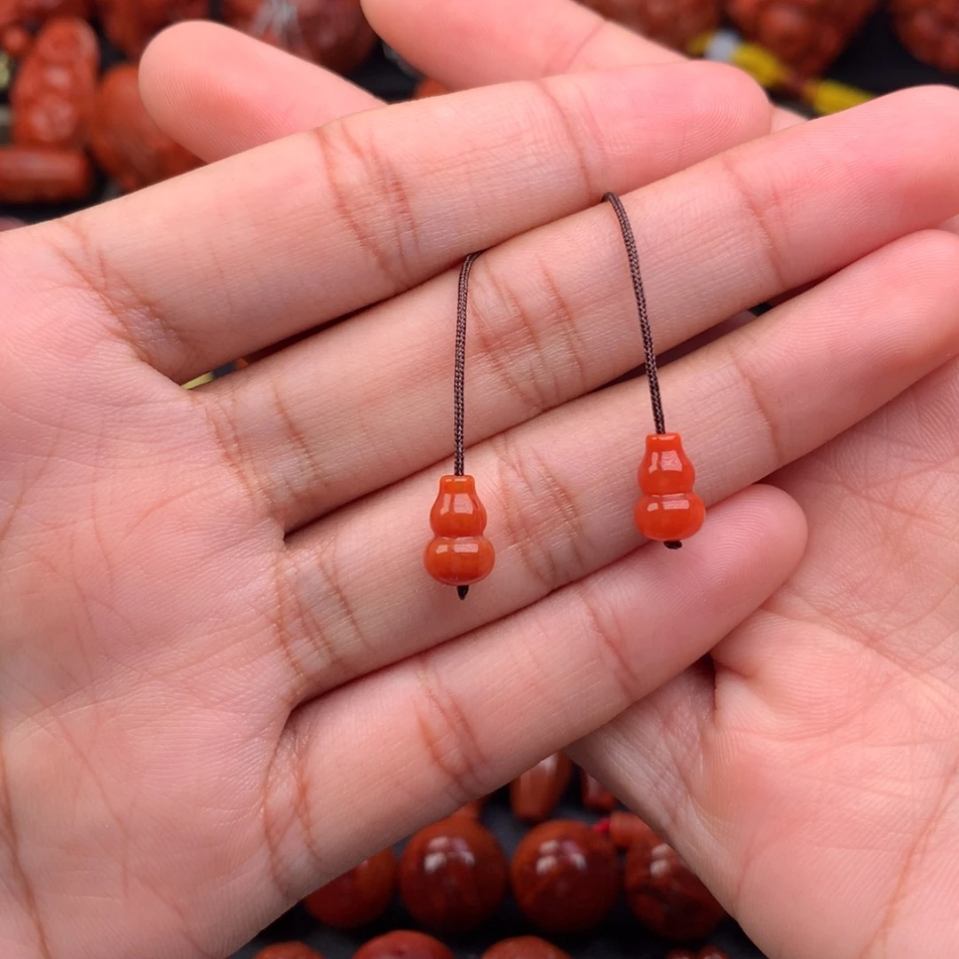 天***芳未镶嵌葫芦对珠6+南红玛瑙