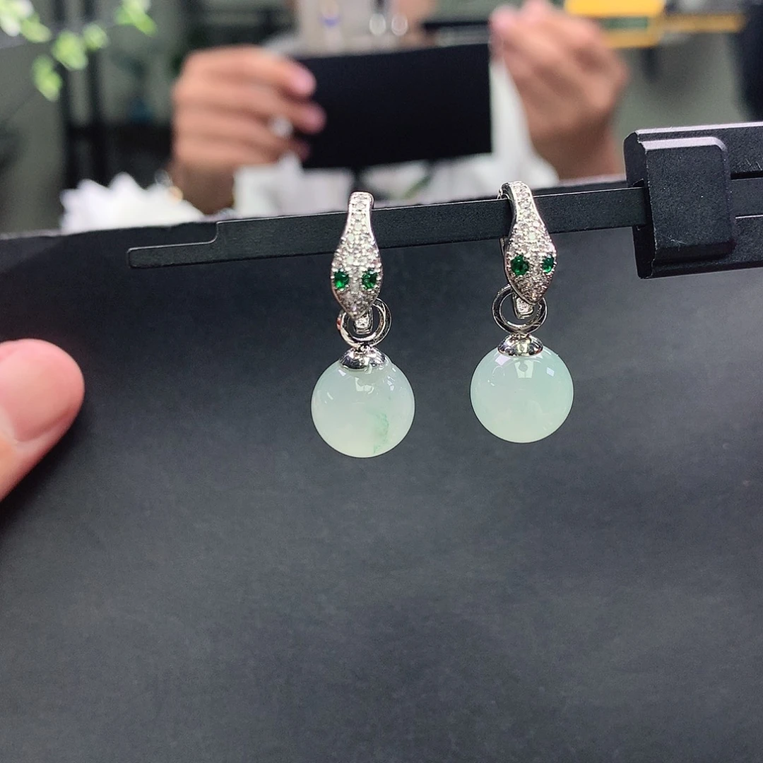 石英质玉未镶嵌耳钉