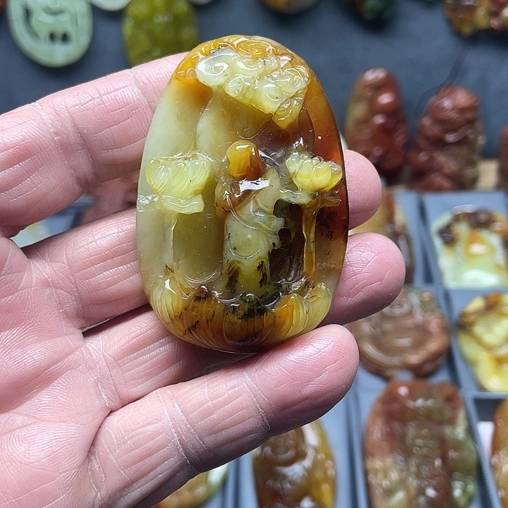 蛇纹石玉未镶嵌挂件