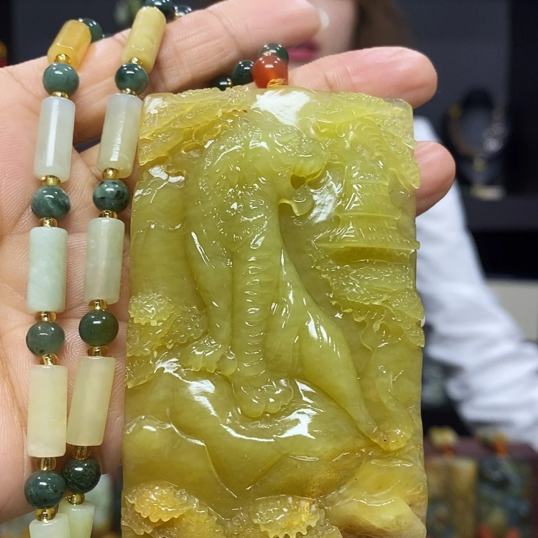 未镶嵌岫玉挂件吊坠