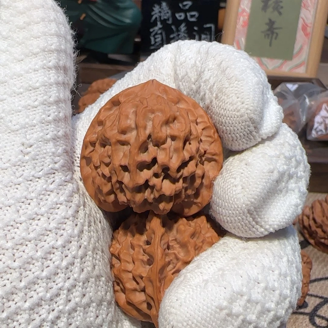 时***.文玩核桃吊坠核桃