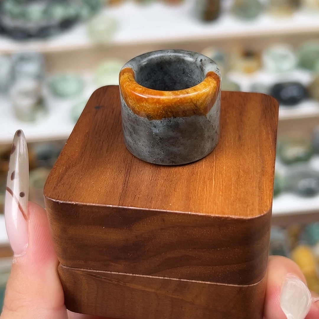 蛇纹石玉未镶嵌戒指内径17.1港13