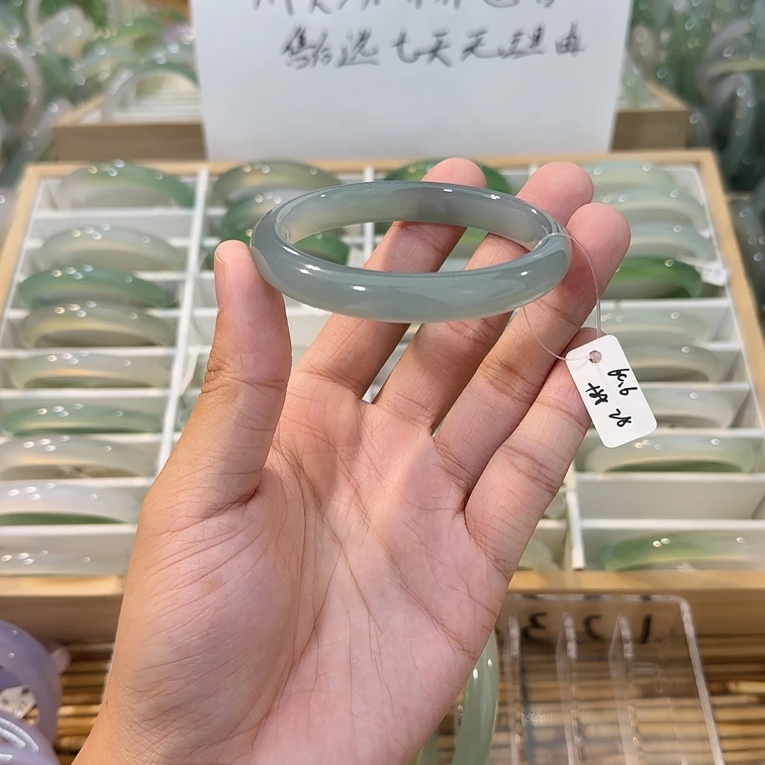 玛瑙/玉髓未镶嵌手镯圈口60.6