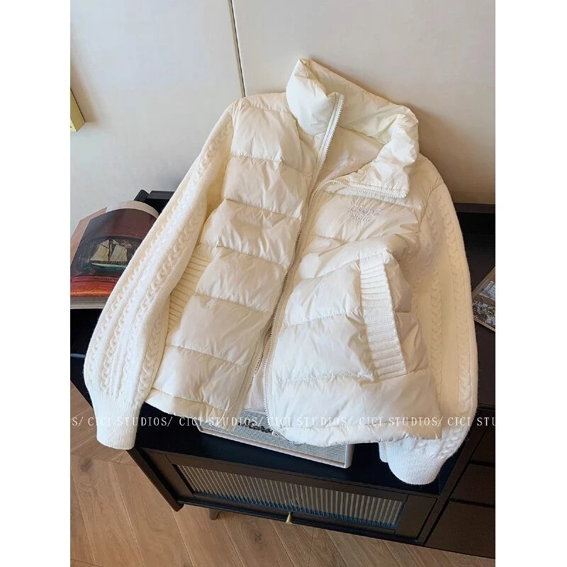 秋冬2025新款奶白色针织拼接立领时尚女气质保暖休闲软糯外套上衣