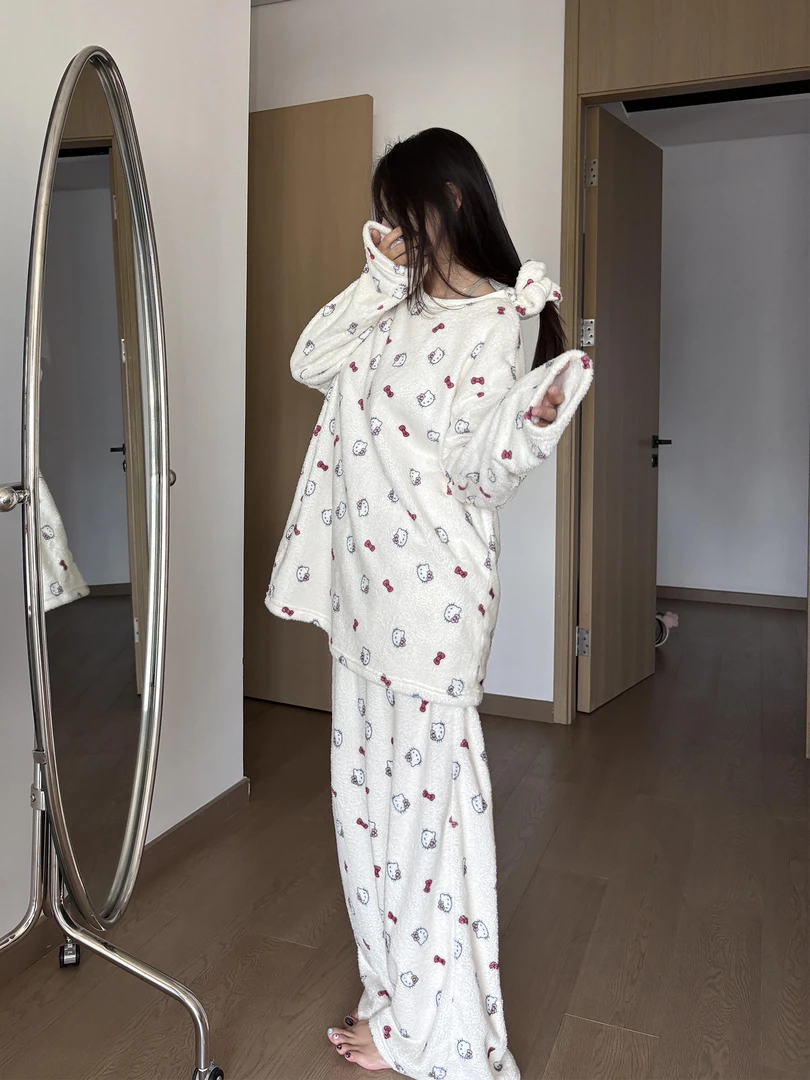 甜美凯蒂猫蝴蝶结法兰绒睡衣女秋冬新款加厚保暖家居服套装可外穿