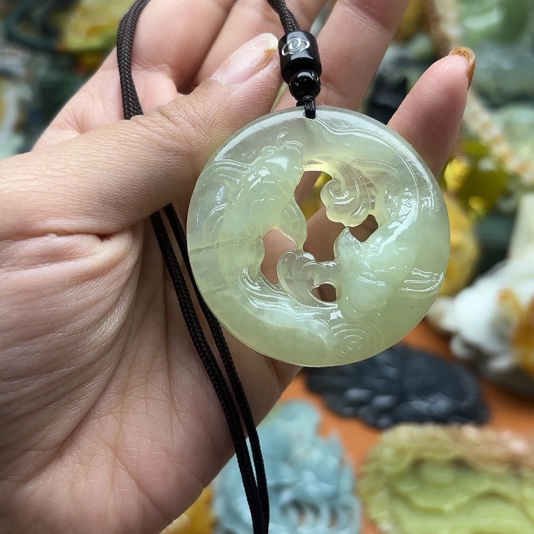 蛇纹石玉未镶嵌吊坠