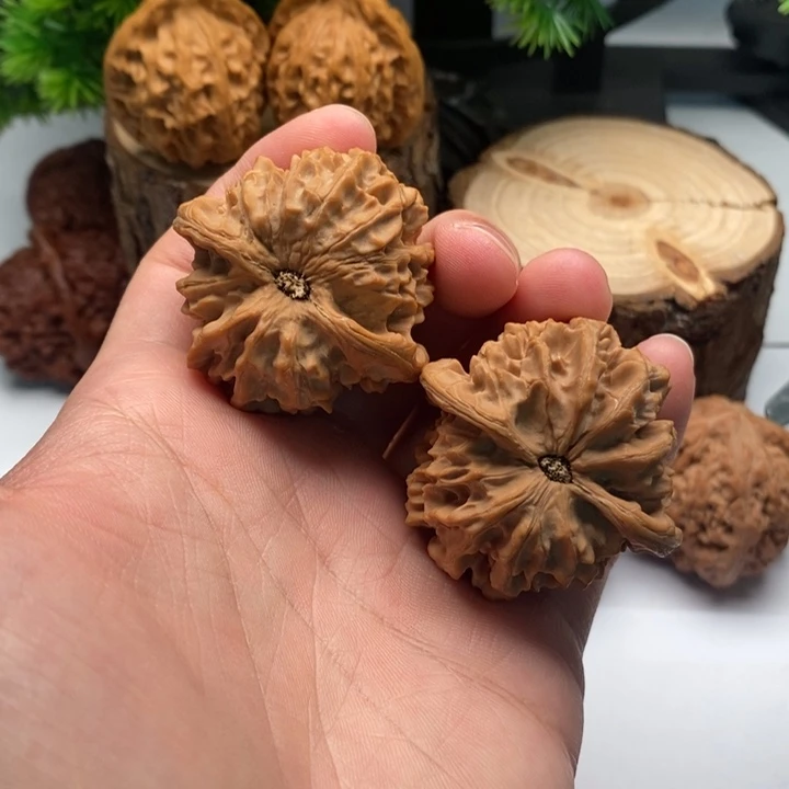 文玩核桃把件42全品龙门涧