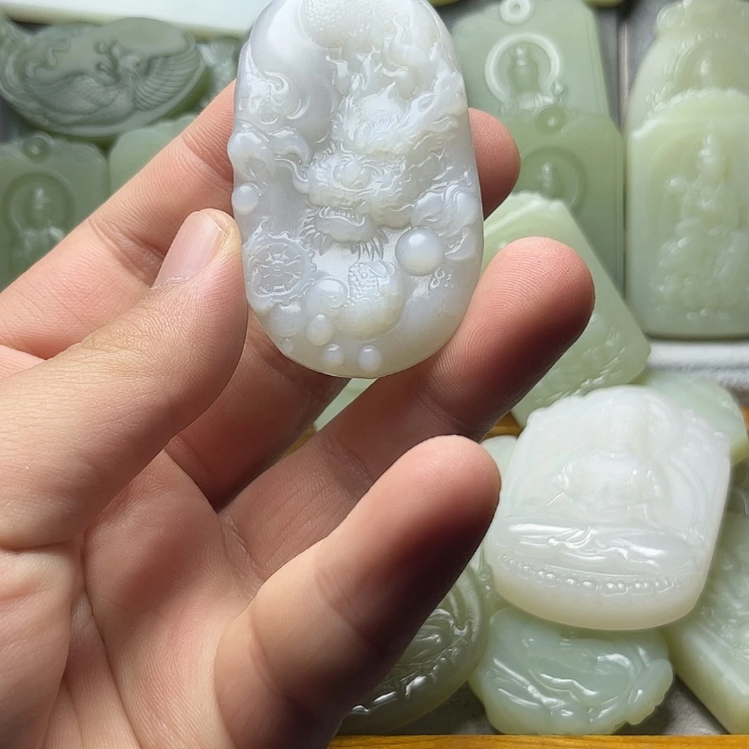 和田玉未镶嵌颈饰