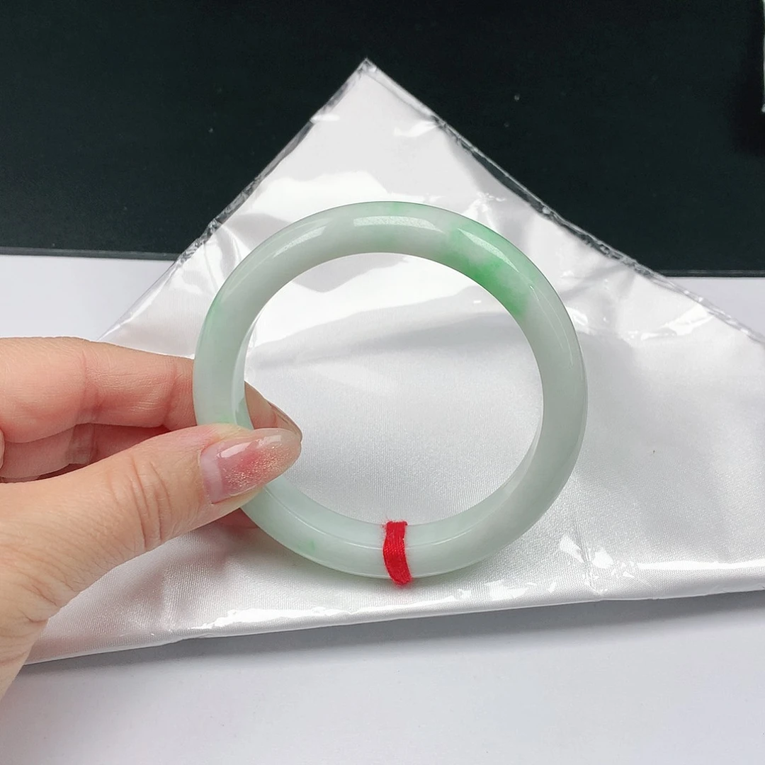 翡翠手镯未镶嵌翡翠011