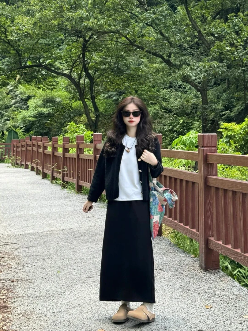 【旅途时光】韩系黑色针织开衫气质显瘦休闲白色T直筒裙三件套装