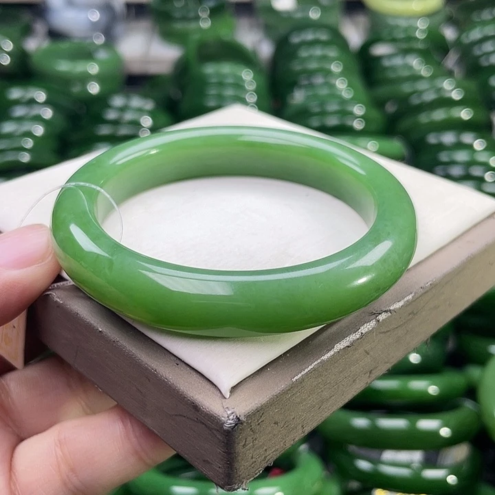 未镶嵌手镯和田玉（碧玉）