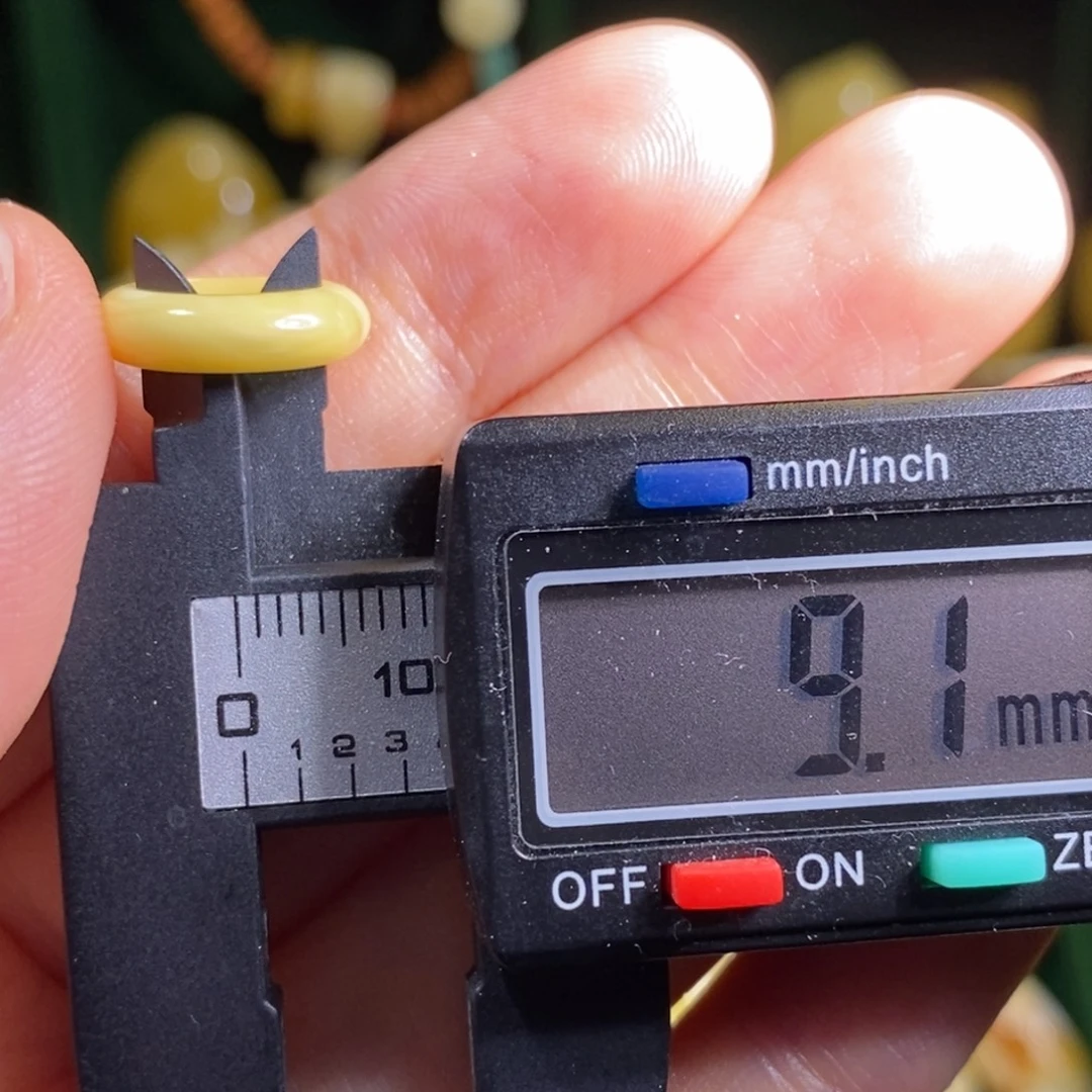 蜜蜡未镶嵌裸石配饰