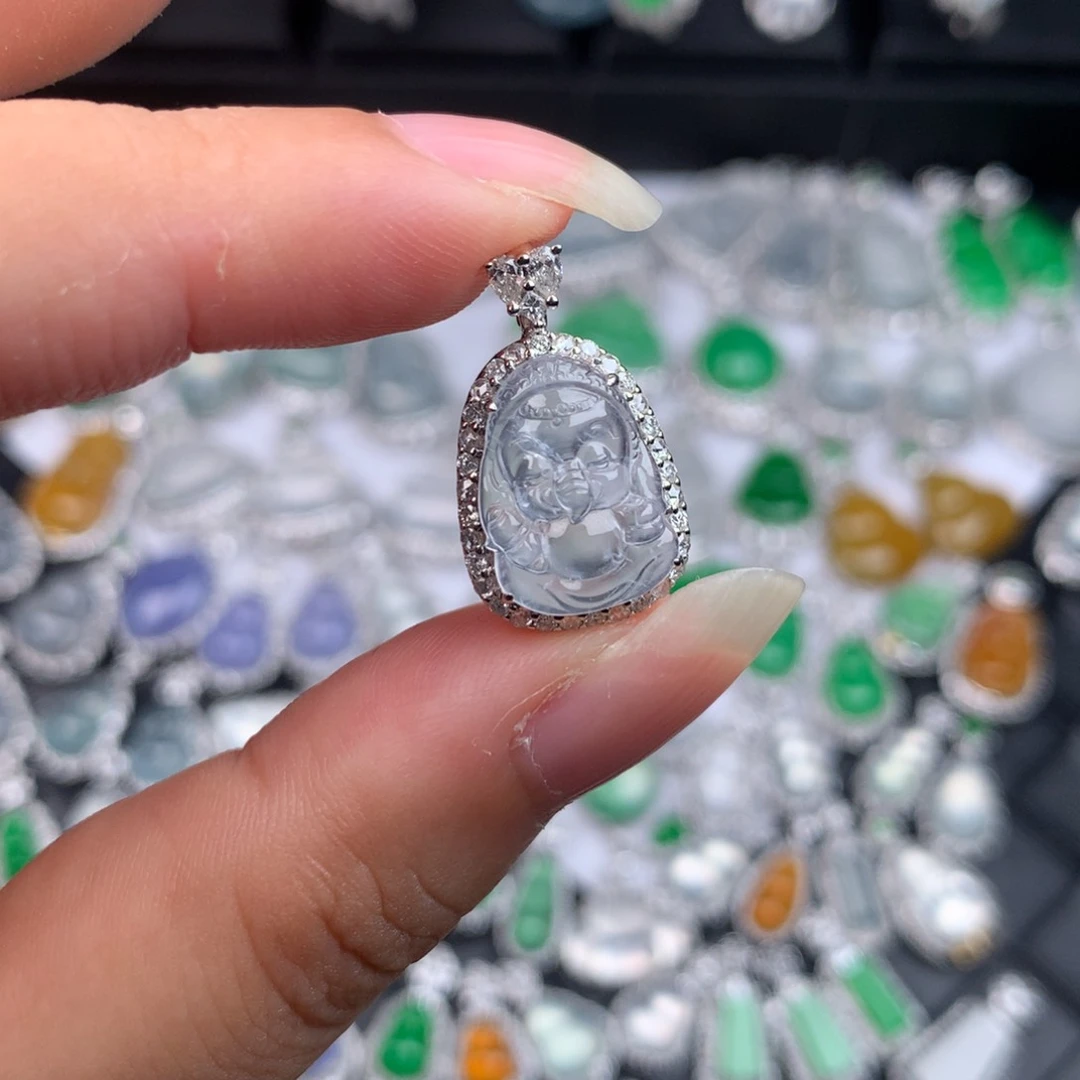 颈饰18K金镶嵌翡翠象神宝宝佛