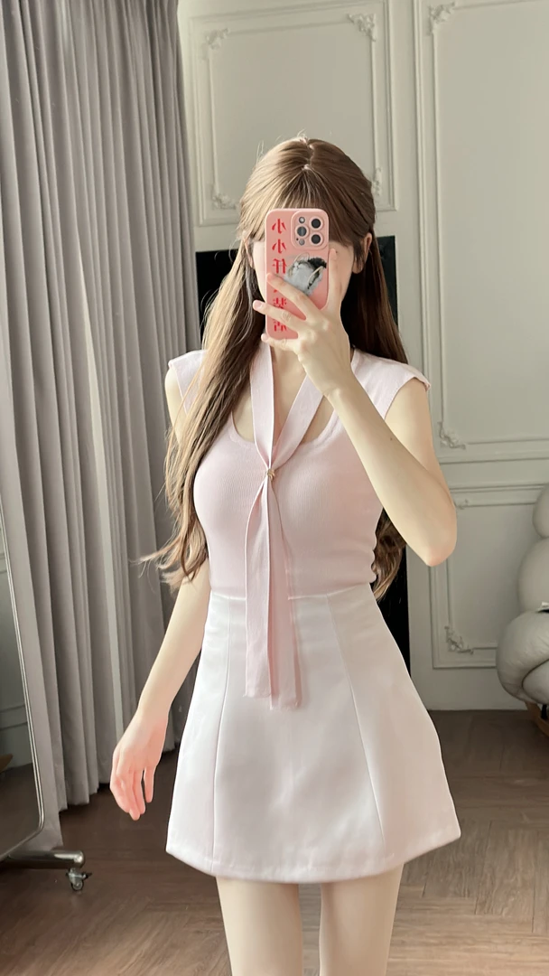 小小仟 气质U领冰丝上衣缎面半裙套装显瘦