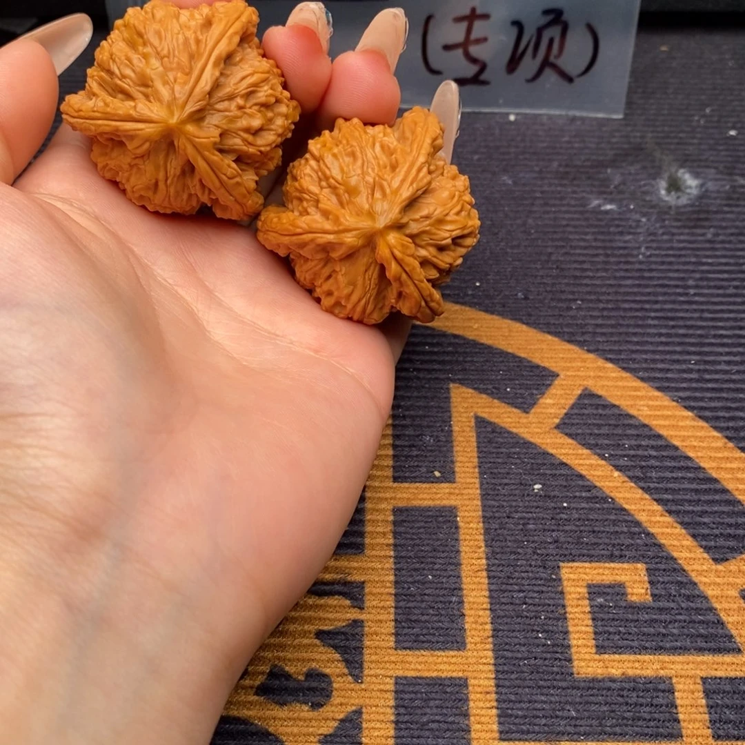 龙***澄吊坠文玩核桃白狮子