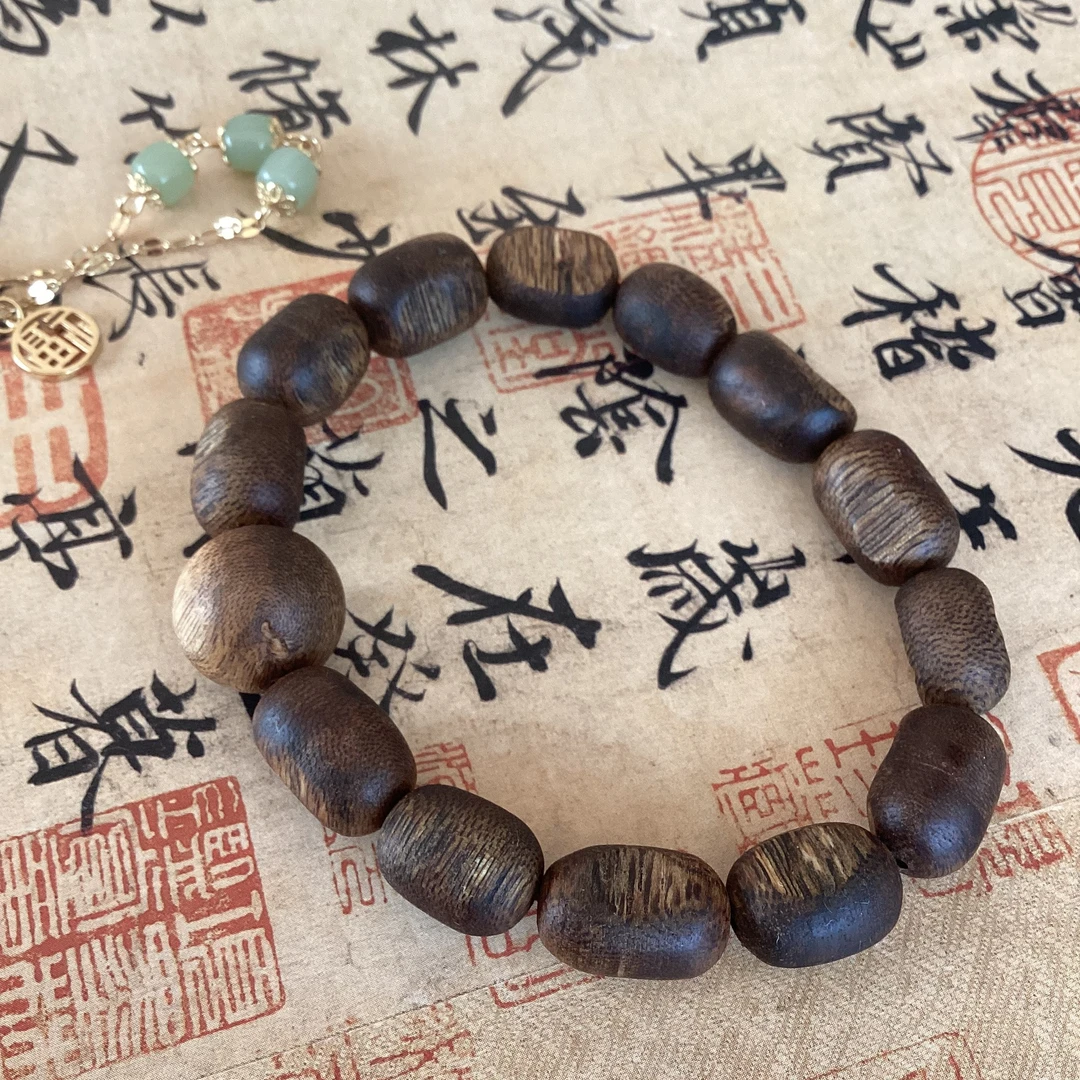 海南莺歌绿奇楠沉香留疤单圈10克多样性发货