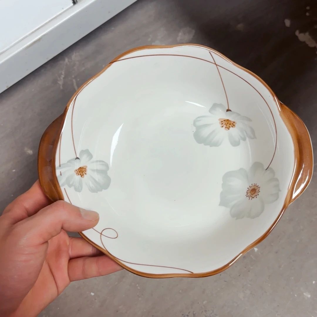 白瓷复古小花双耳八寸汤盆