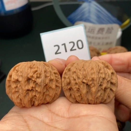文玩核桃把件黑*果瑕疵正磨2120