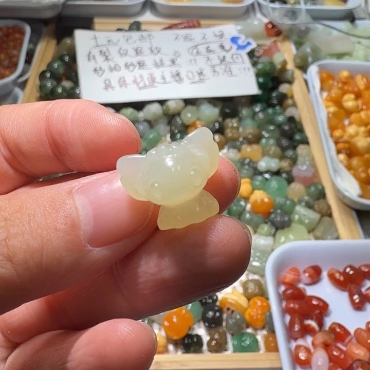 和田玉未镶嵌珠宝半成品