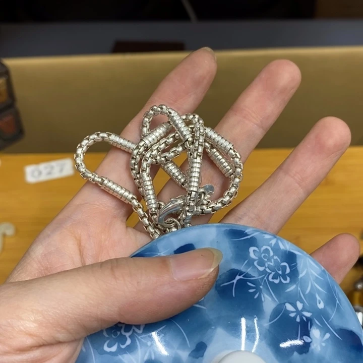 向***早哈中古工艺品一件