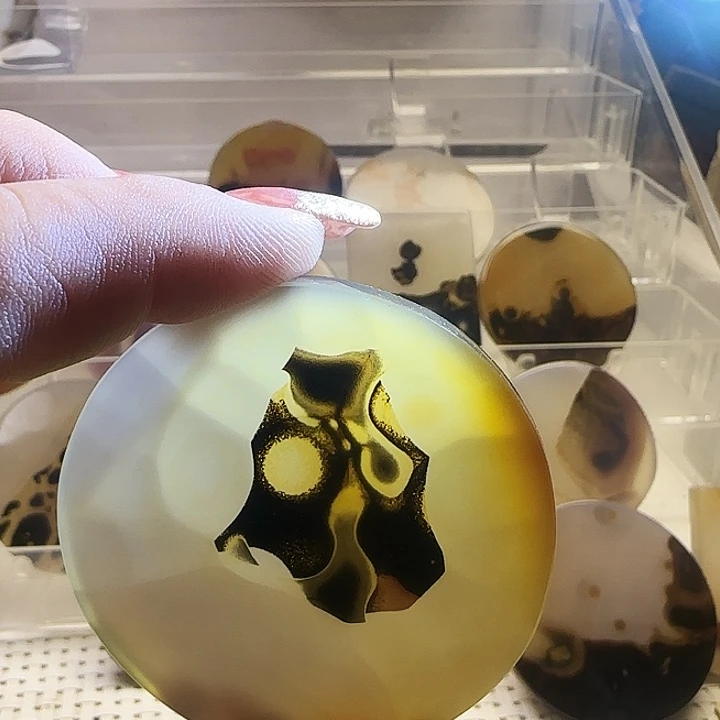 玛瑙/玉髓未镶嵌珠宝奇石